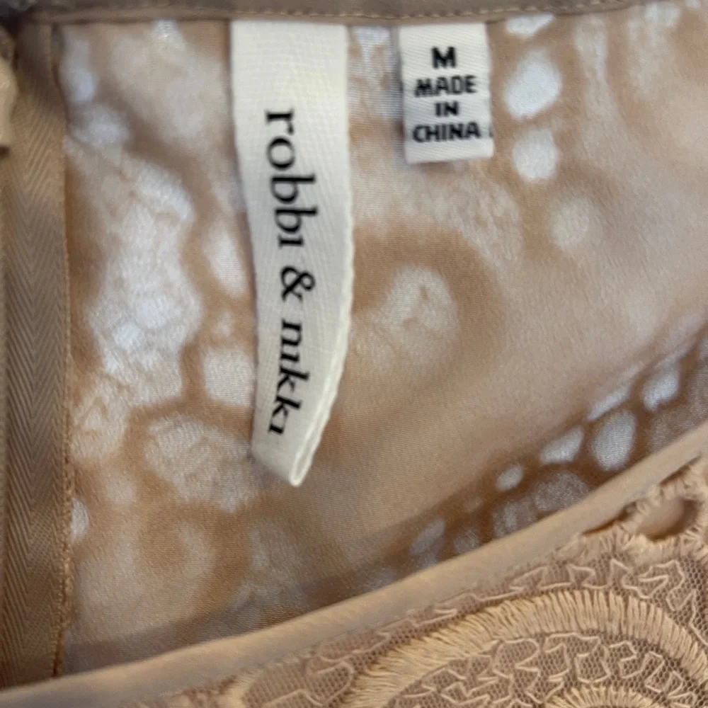 Robbi & Nikki Off White, Lace Dress with Black Satin Ribbon Belt Size M NWT - Picture 6 of 11